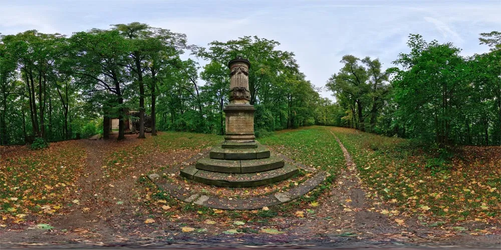 360° Panorama: künstliche Burgruine Pillnitz 2 in Sachsen