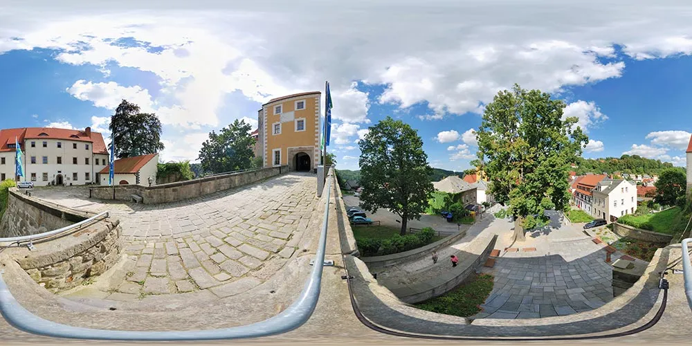 360° Panorama: Burghof in Burg Hohnstein