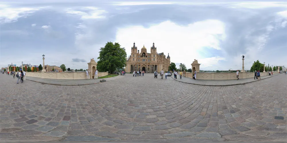 360° Panorama: Schloßbrücke Lennestraße in Schwerin