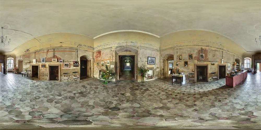 360° Panorama: Kanitz-Kyawsches Schloss - Eingangshalle in Hainewalde
