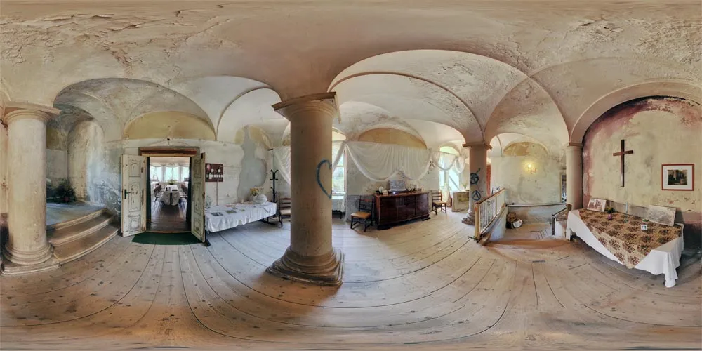 360° Panorama: Kanitz-Kyawsches Schloss - Flur 2 in Hainewalde