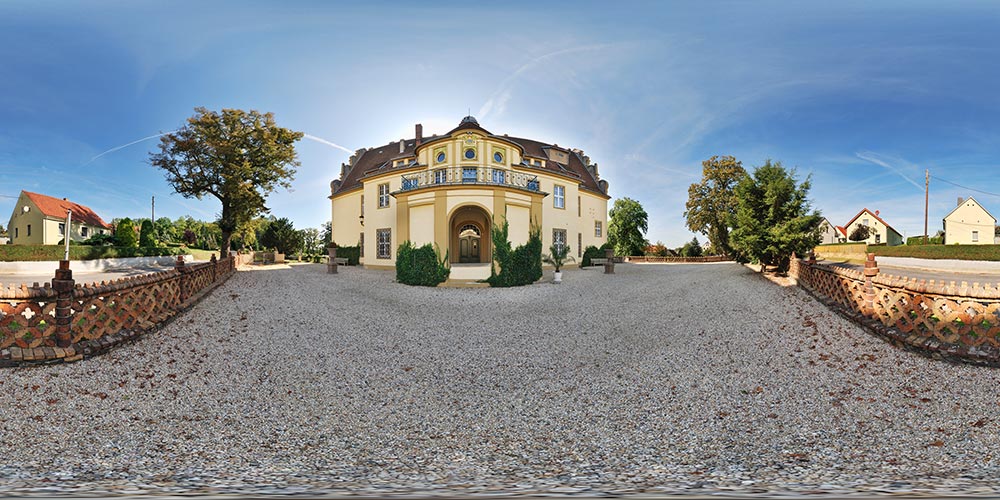 Schloß Weißig Nordportal