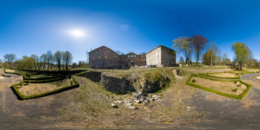 360° Panorama: Schloss Lipová (Hainspach) - Schlossgarten in Tschechien