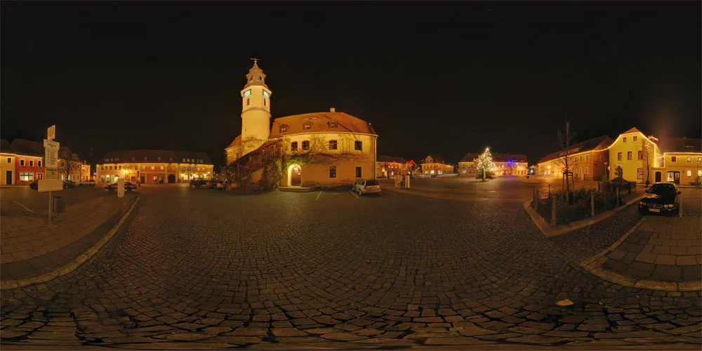 360° Panorama: Marktplatz und Rathaus Nacht in Weißenberg