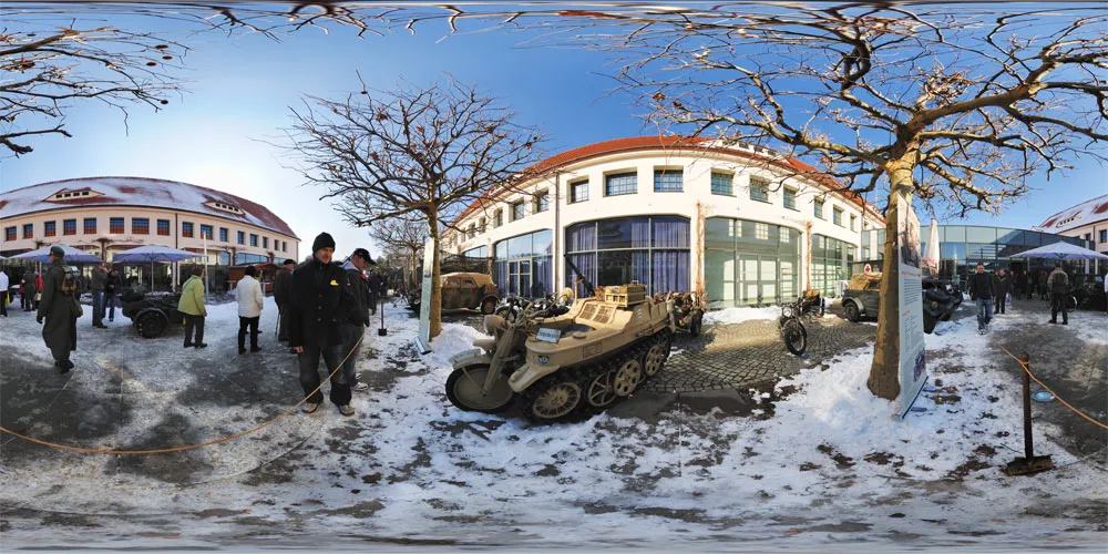 360° Panorama: historische Militärtechnik in auto mobil Dresden