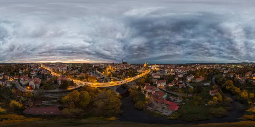 360° Panorama: Friedensbrücke zur Abenddämmerung in Herbst 2018