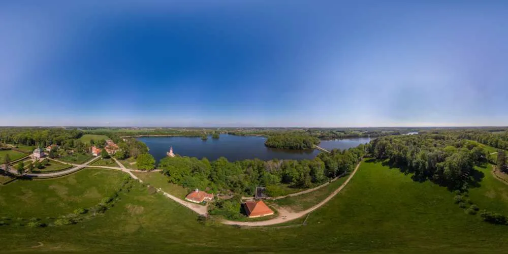 360° Panorama: Luftpanorama - Fasanenschlösschen (Moritzburg) in Sachsen
