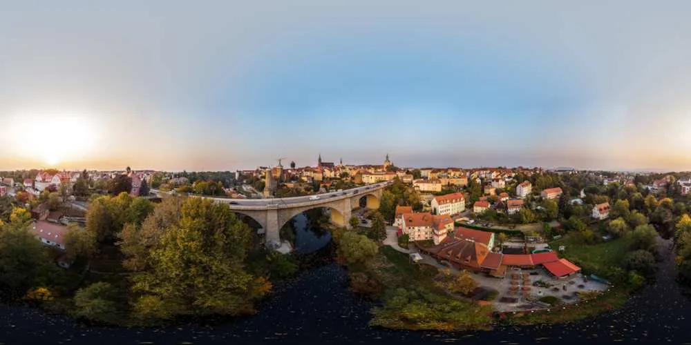 360° Panorama: Luftpanorama - Friedensbrücke in Herbst 2018