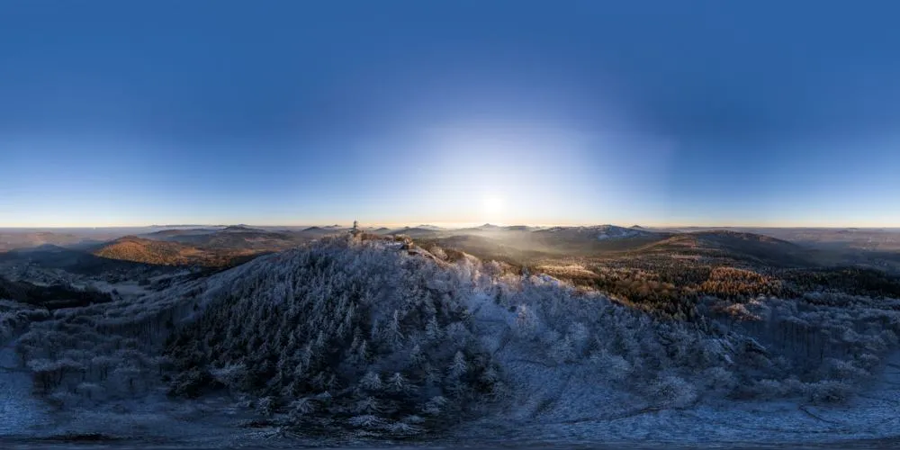 360° Panorama: Lausche - Ansicht von Süden in Zittauer Gebirge