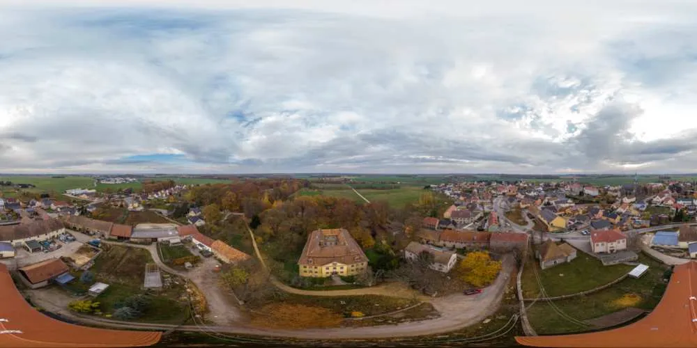 360° Panorama: Luftpanorama - Schloss Radibor im Herbst in Schloss Radibor
