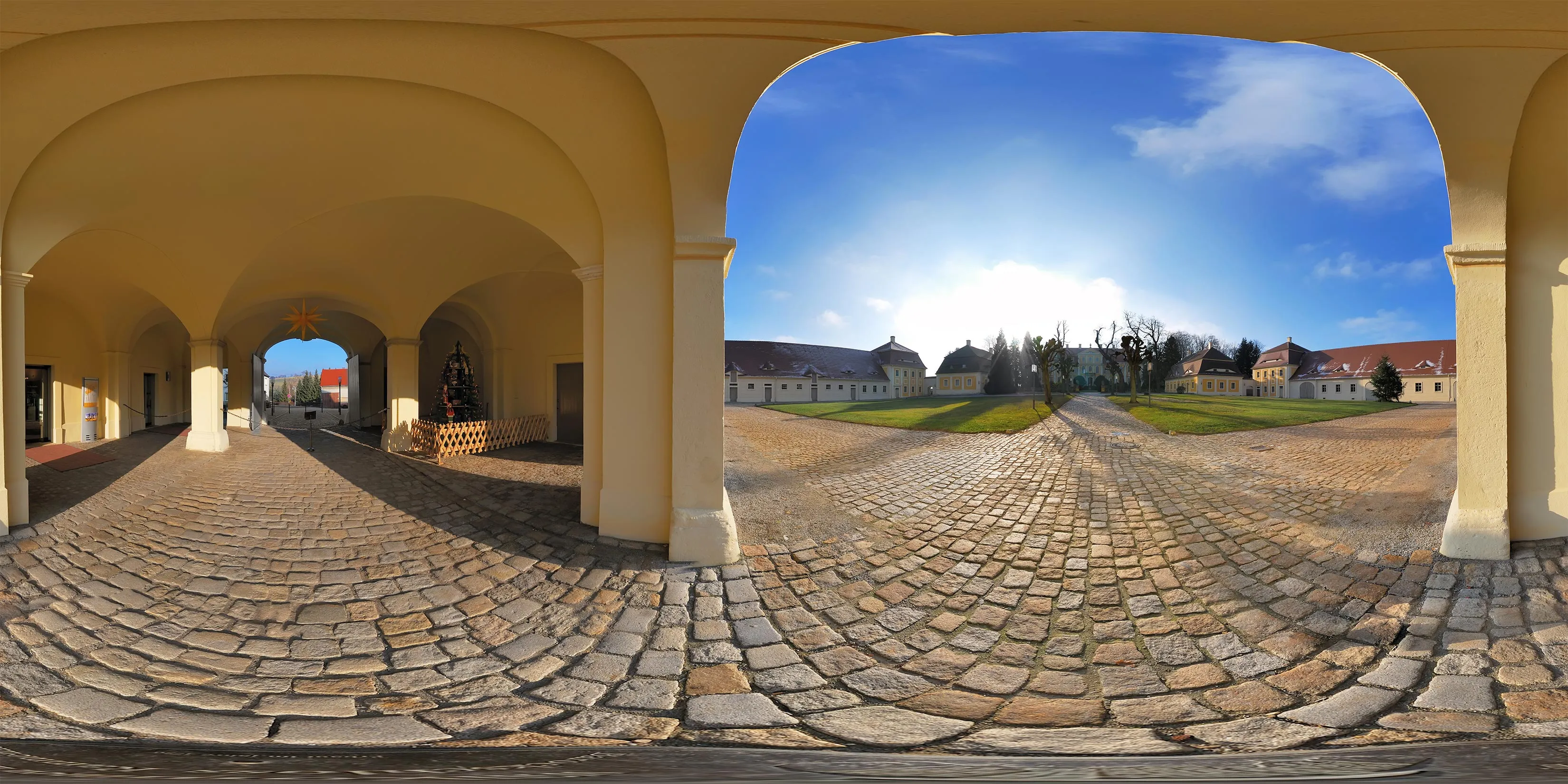 Virtueller Rundgang in der Nähe: Schloßhof in Barockschloß Rammenau