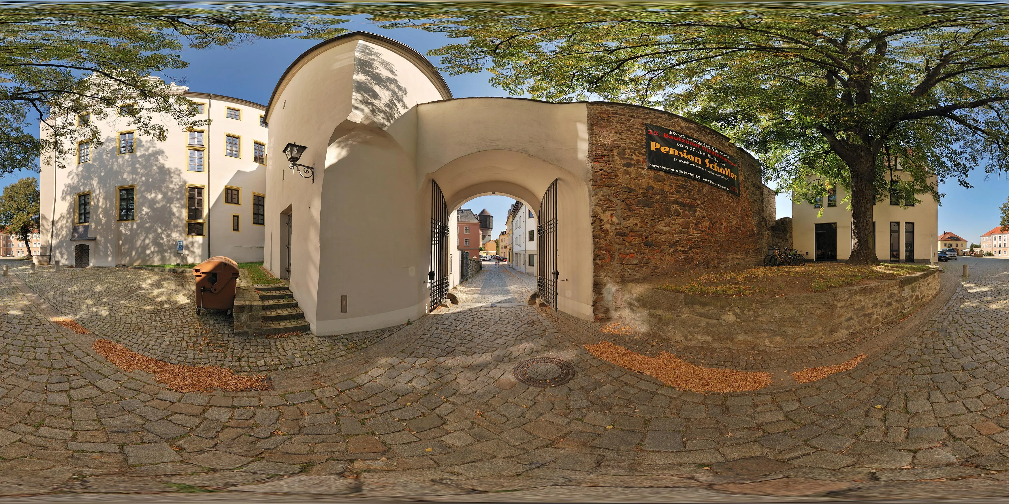 Virtueller Rundgang in der Nähe: Burgtor Ortenburg in Herbst 09