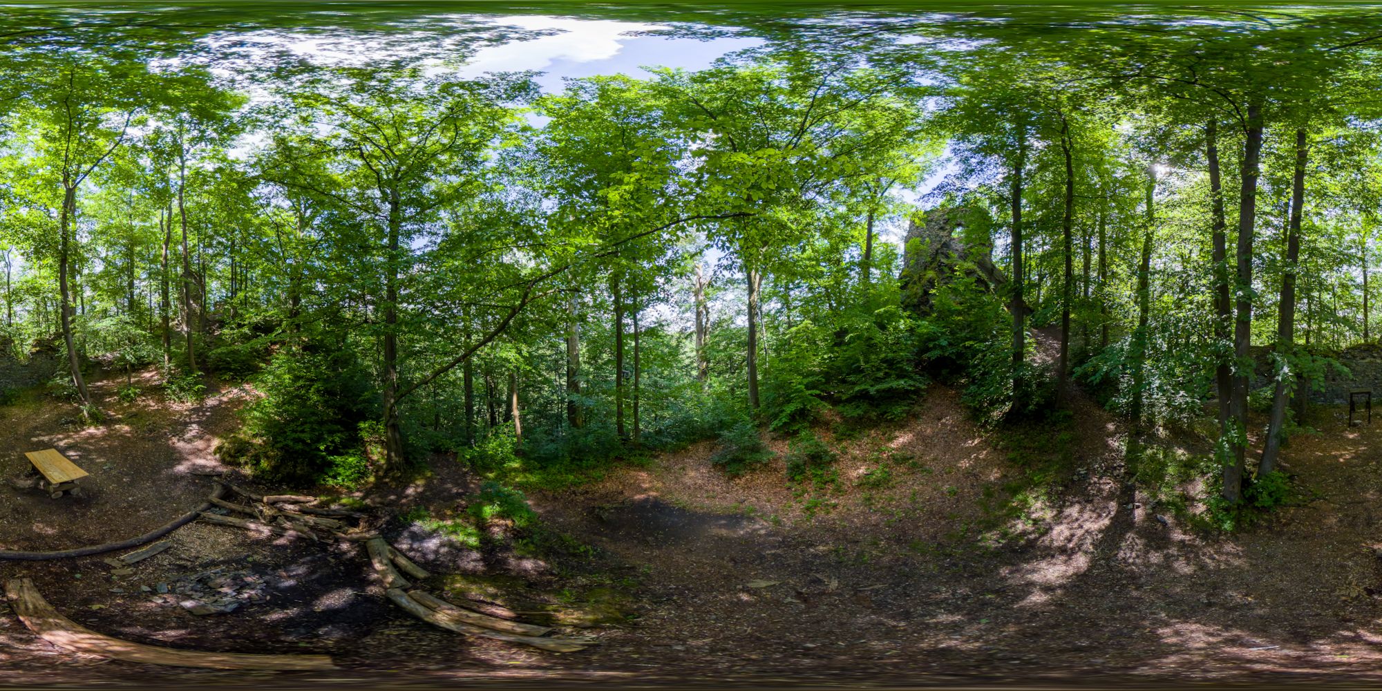Virtueller Rundgang in der Nähe: Burgruine Hamrštejn - Burghof