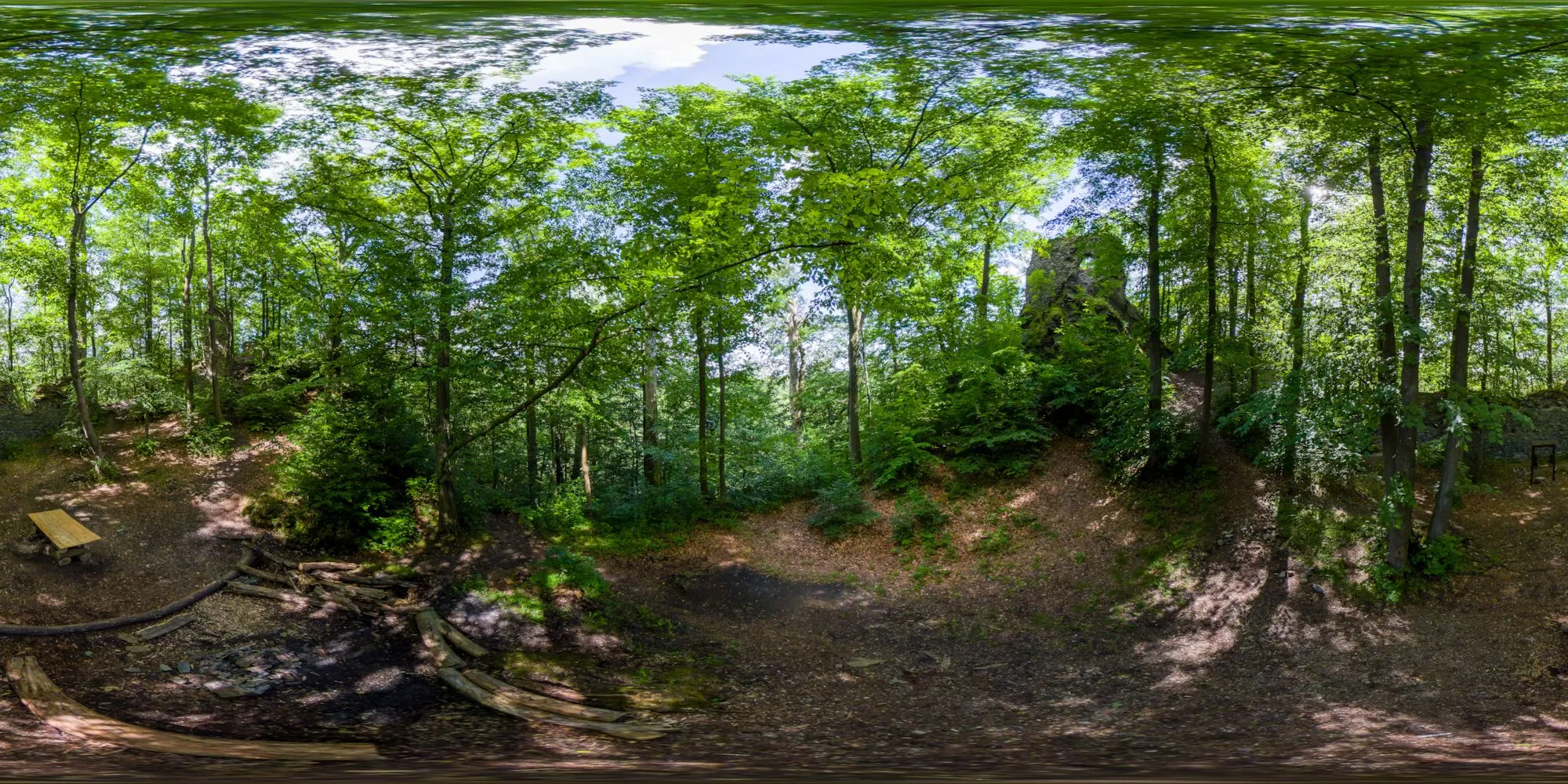 Virtueller Rundgang in der Nähe: Burgruine Hamrštejn - Burghof in Tschechien