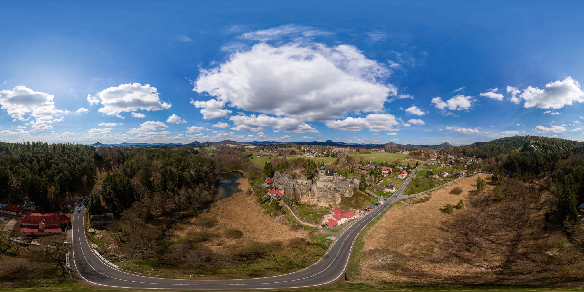 Virtueller Rundgang in der Nähe: Felsenburg Sloup (Einsiedlerstein, auch Bürgstein)