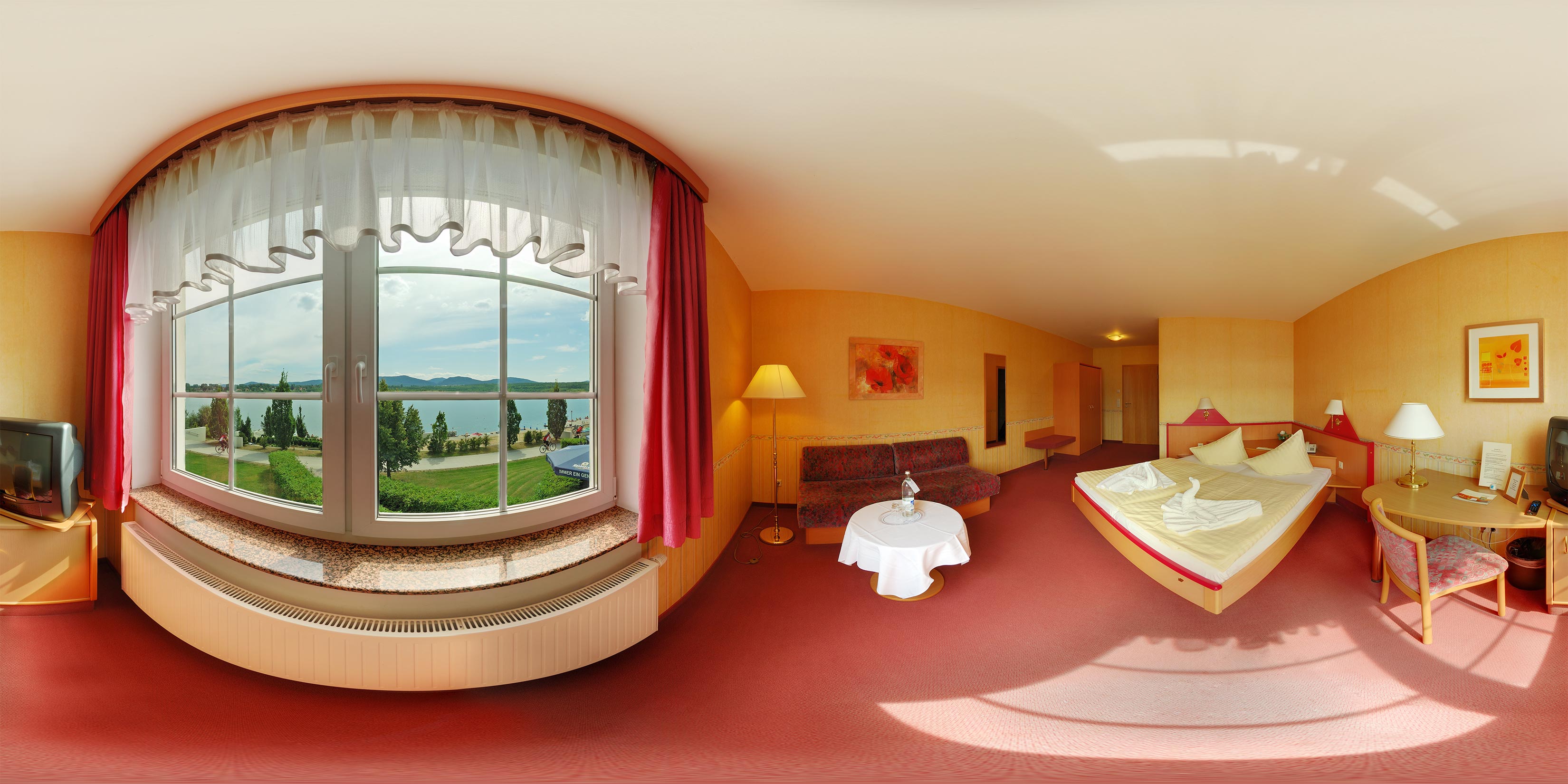 Virtueller Rundgang in der Nähe: Zimmer mit Seeblick 1
