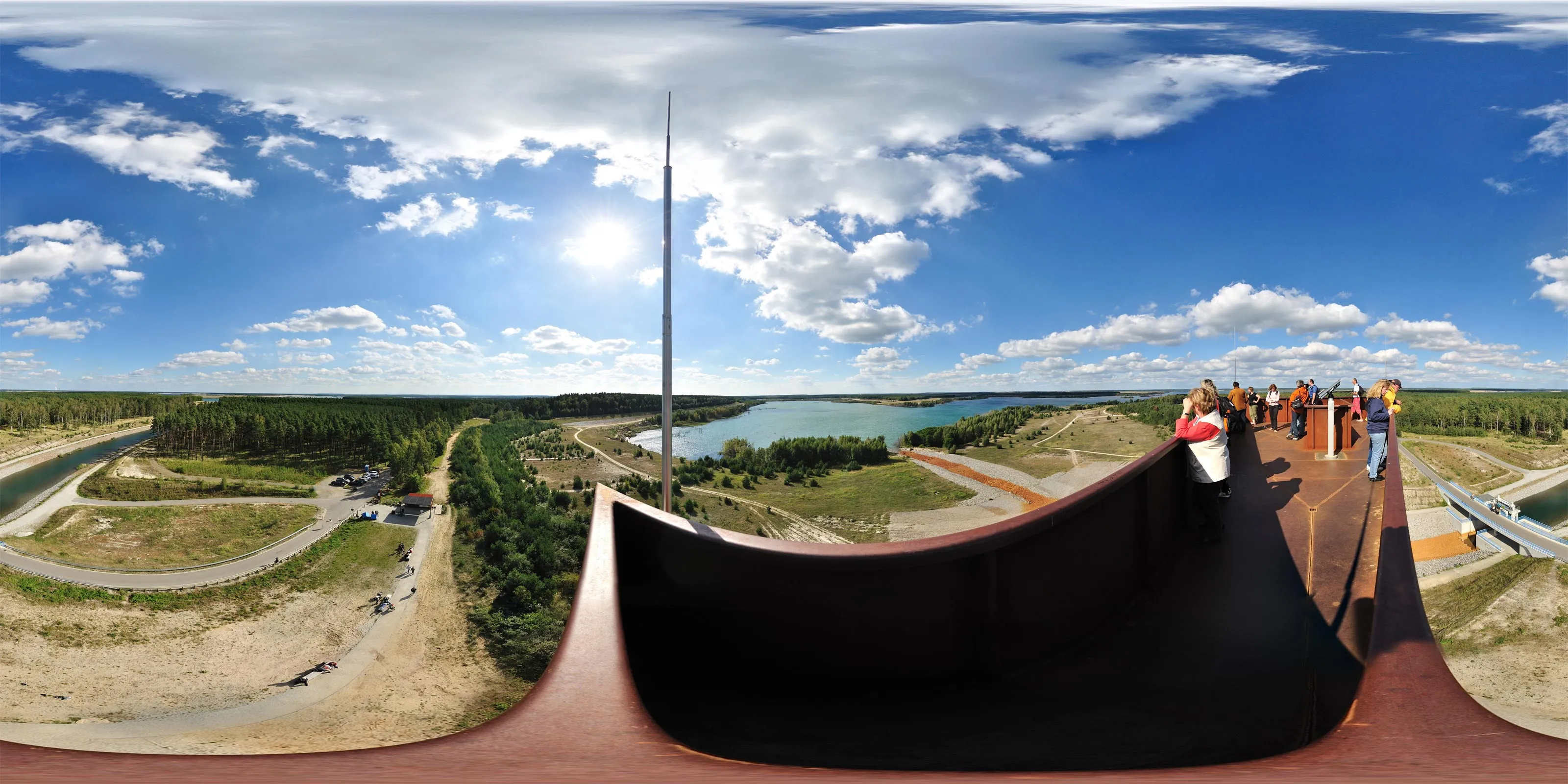 Virtueller Rundgang in der Nähe: 30 Meter hoher rostiger Aussichtsturm in Landmarke Lausitzer Seenland