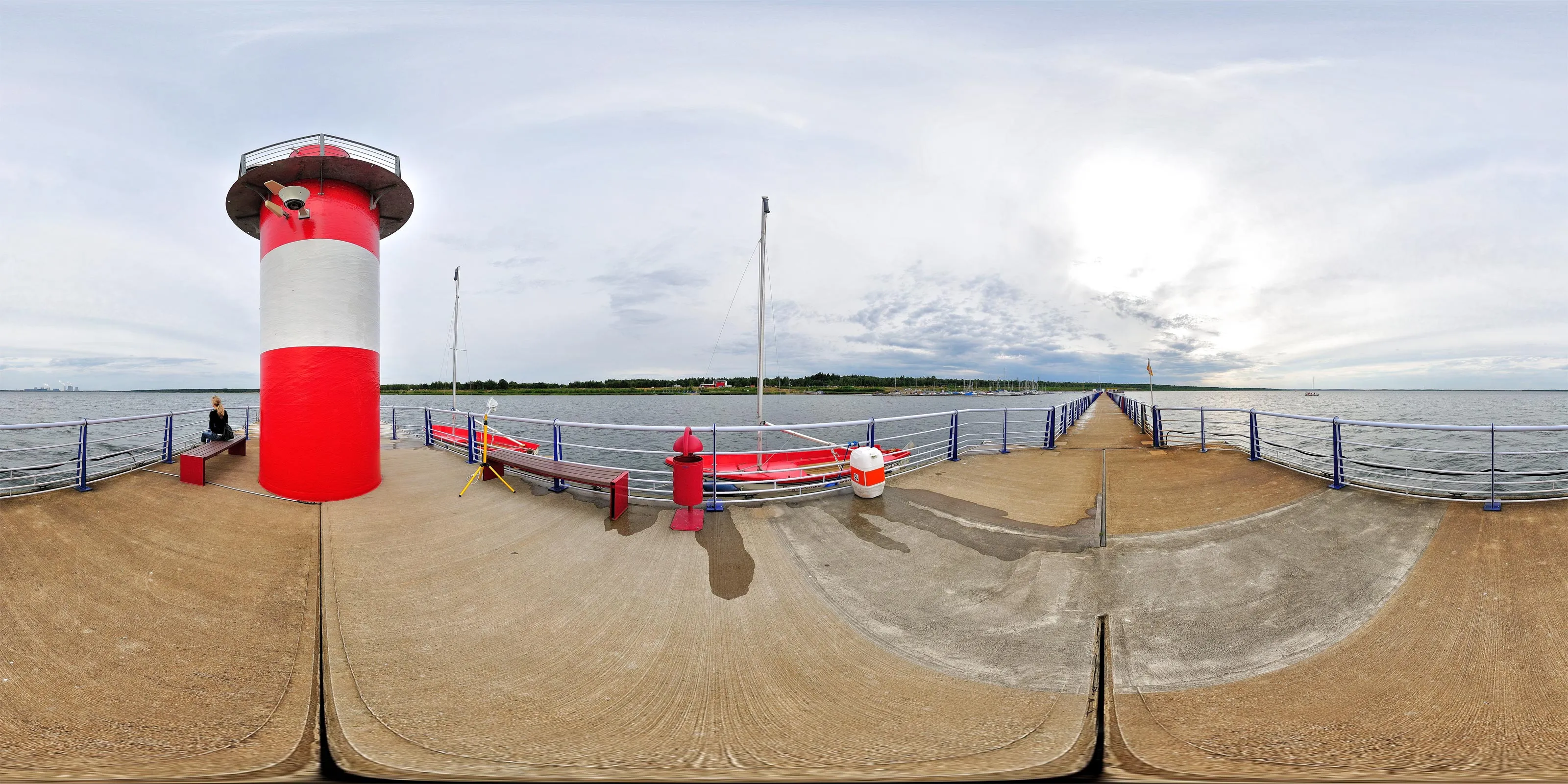 360° Panorama: Marina Klitten - Leuchtturm in Bärwalder See