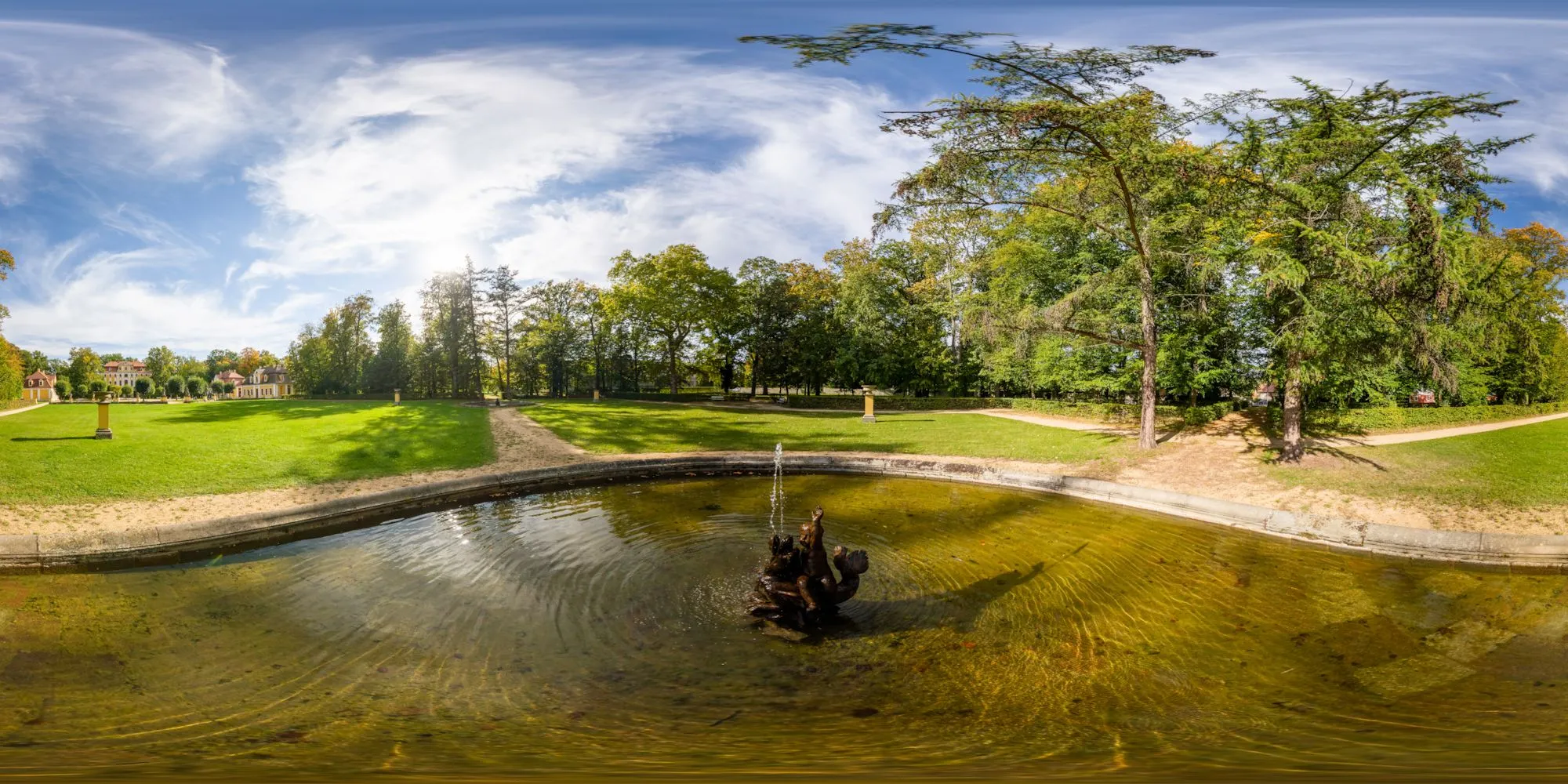 360° Panorama: Brunnen im Schlosspark in Schloss Neschwitz
