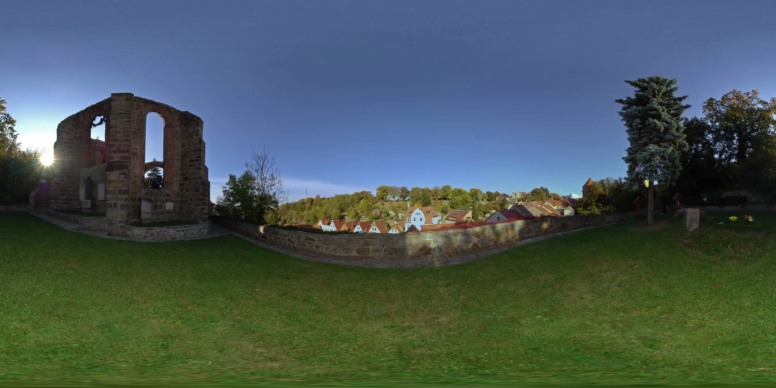 Virtueller Rundgang in der Nähe: Nikolaifriedhof in Herbst 05