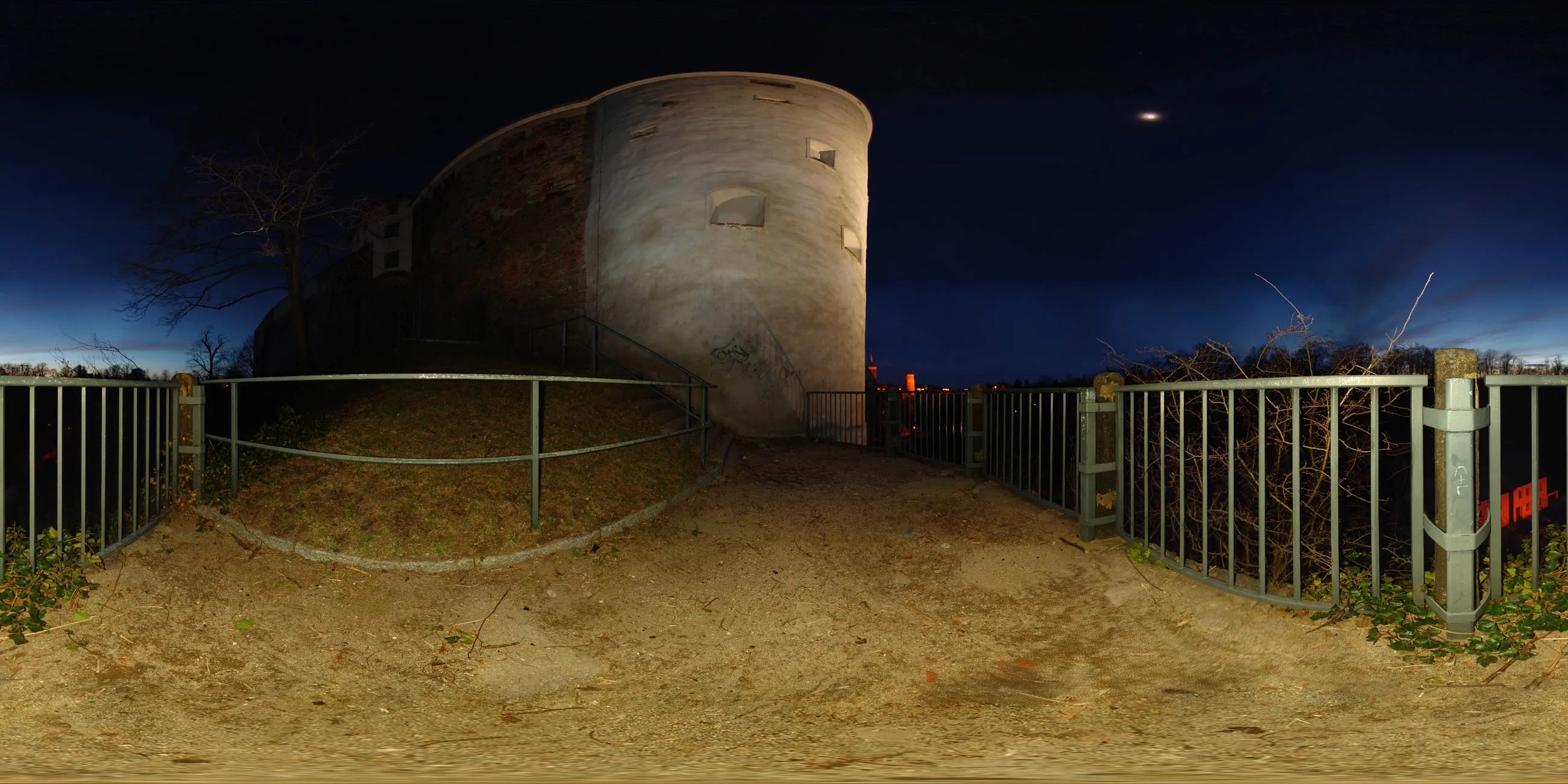 Virtueller Rundgang in der Nähe: Ortenburg Wasserturm in bei Nacht