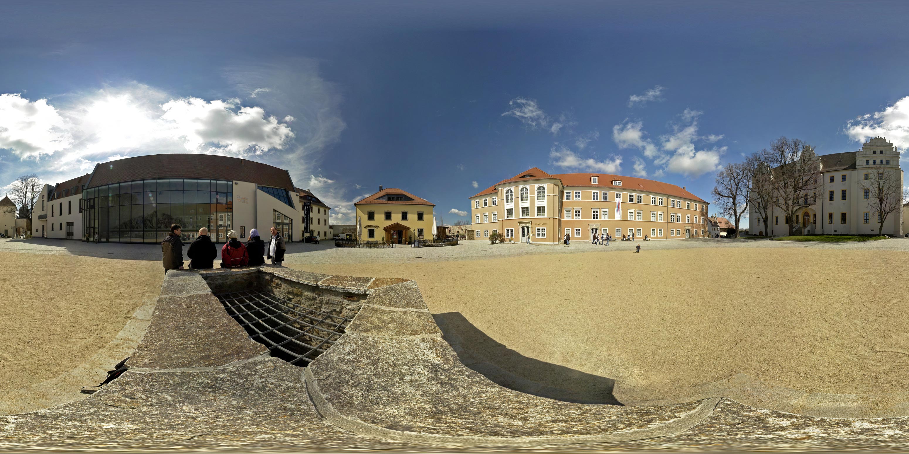 Brunnen auf dem Burghof