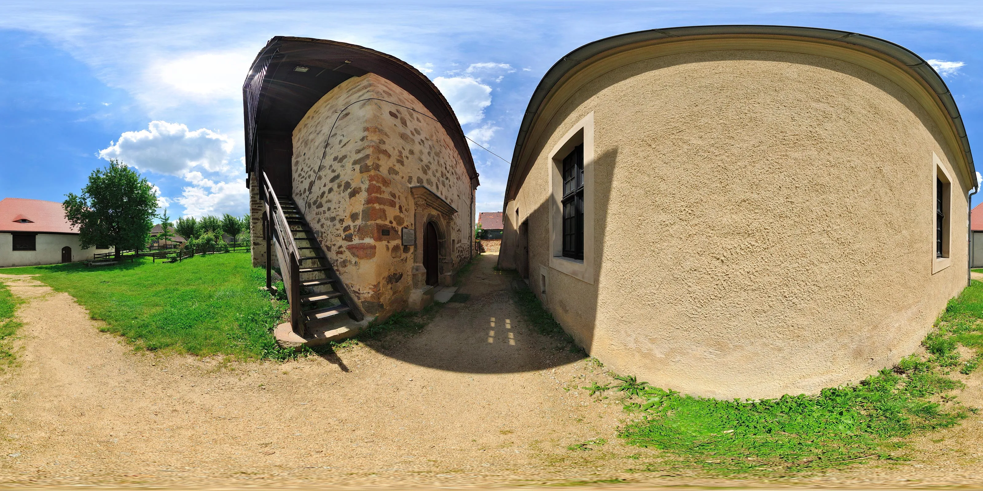 360° Panorama: Schloss Königshain - Steinstock in Königshainer Berge