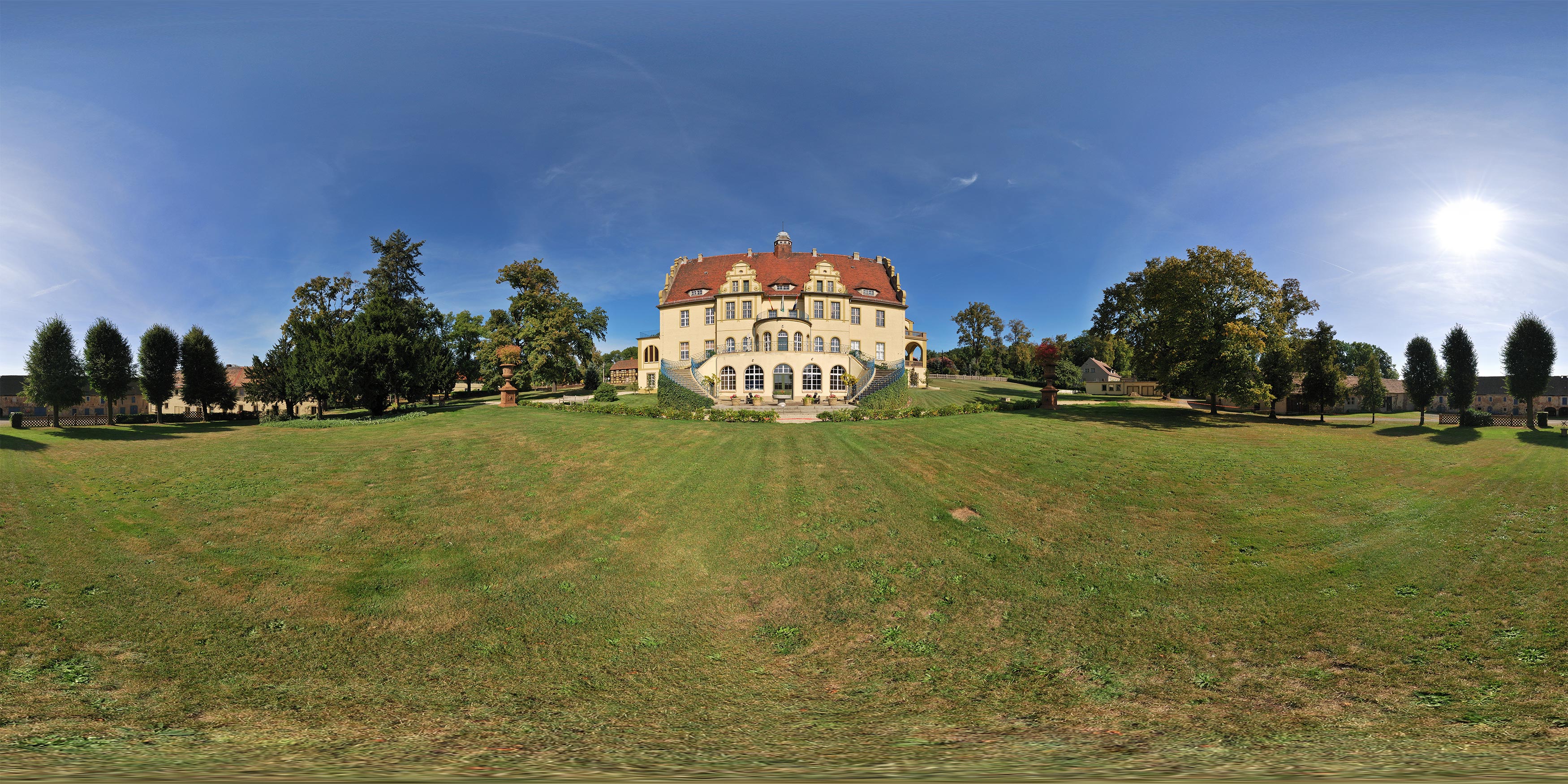 Virtueller Rundgang in der Nähe: Schloß Weißig Südportal