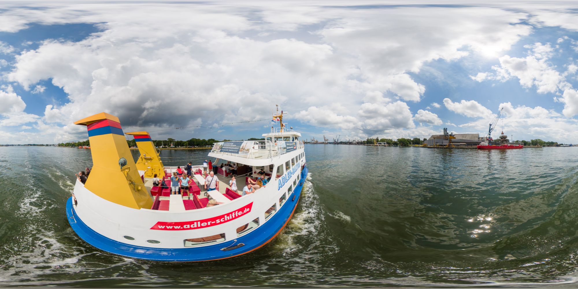 Virtueller Rundgang in der Nähe: Hafenrundfahrt mit der MS Baltica durch den Hafen Swinemünde