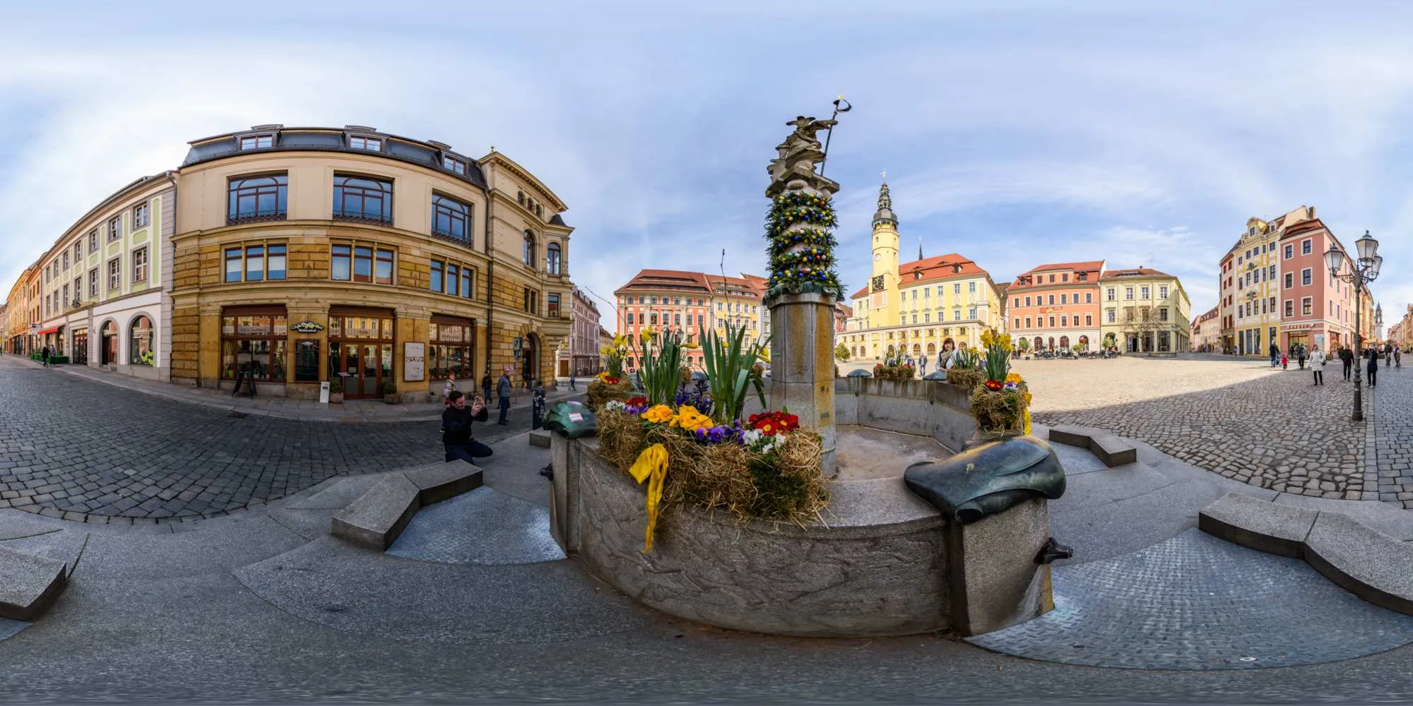 Virtueller Rundgang in der Nähe: Hauptmarkt - Bautzener Osterbrunnen in Frühling 2018