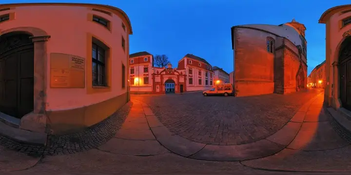 360° Panorama: Portal Domstift in bei Nacht