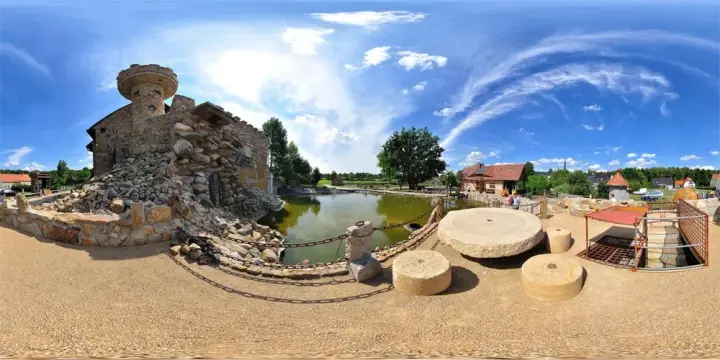360° Panorama: Burgteich in Jakubzburg in Mortka