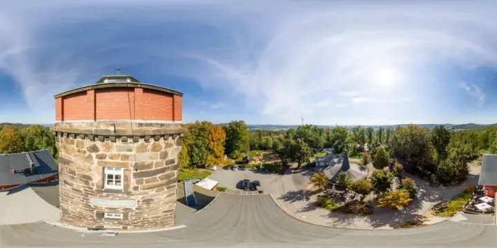 360° Panorama: Mönchswalder Bergbaude - Aussichtsturm - Blick auf den Pumphutpavillon