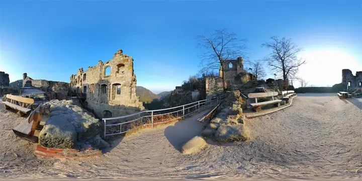 360° Panorama: Burghof in Burg und Kloster Oybin