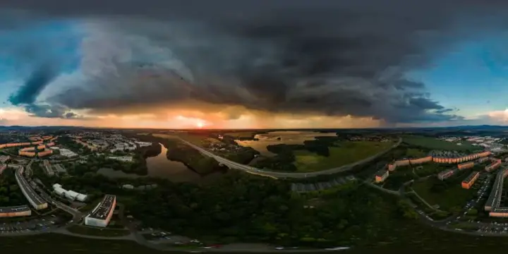 360° Panorama: Luftpanorama - Gewitterstimmung über Bautzen in Frühling 2016
