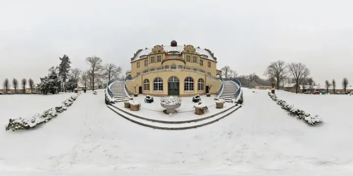 360° Panorama: Schloß Weißig Südseite Winter in Weißig/ Sa.