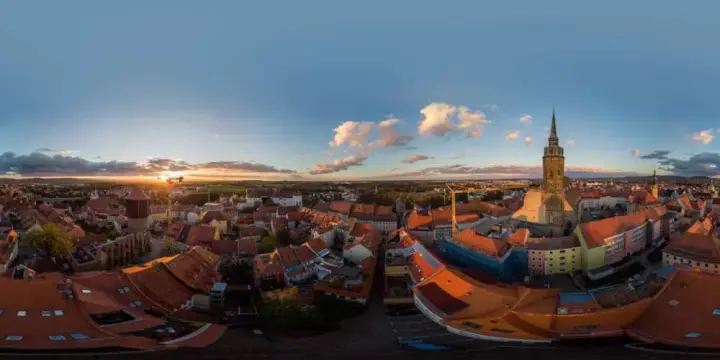 360° Panorama: Luftpanorama - St. Petri Dom in Herbst 2018