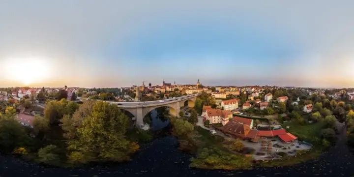 360° Panorama: Luftpanorama - Friedensbrücke in Herbst 2018
